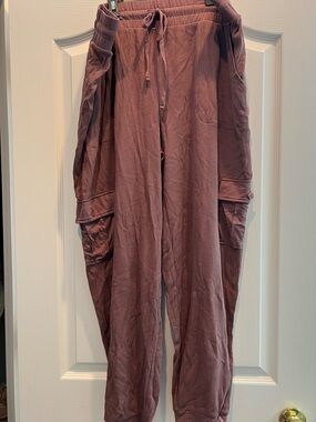 Women’s Relaxed Cargo Jogger Pants